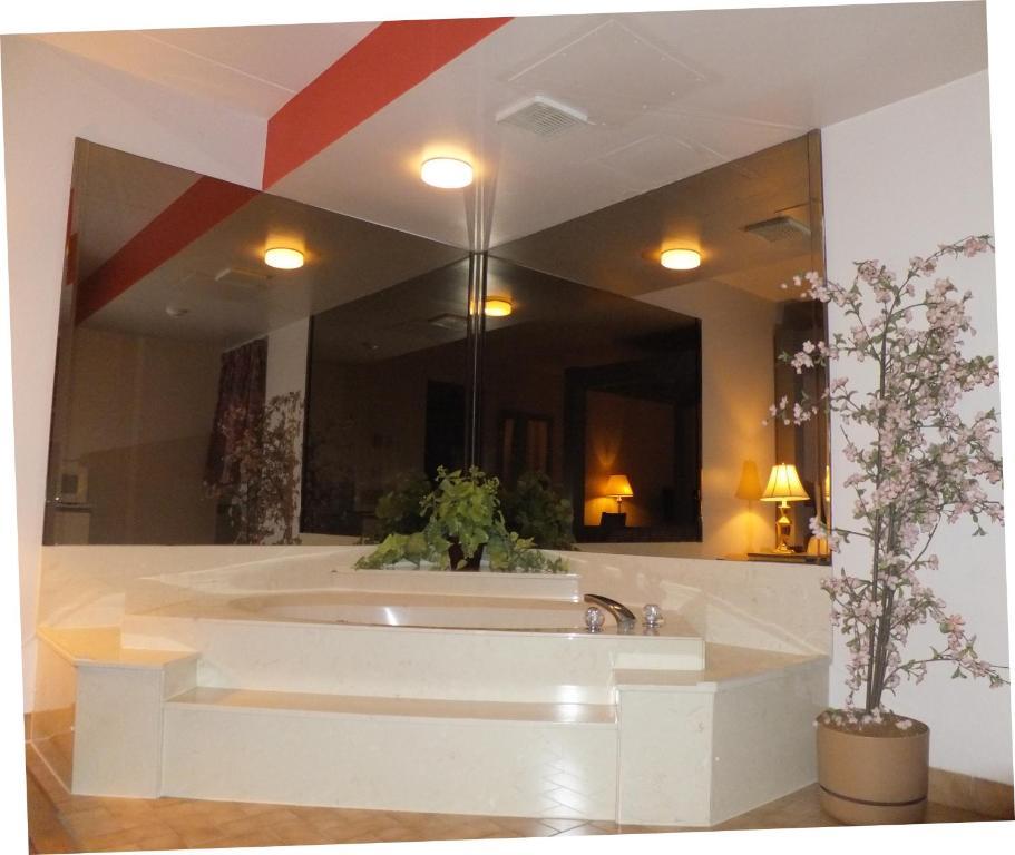Ivy Rose Motor Inn Windsor Buitenkant foto